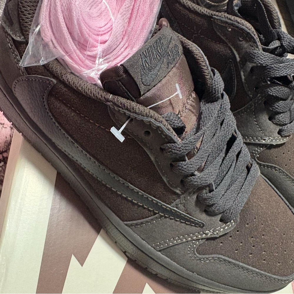 Travis Scott Brown Sneakers Modern Athletic Design